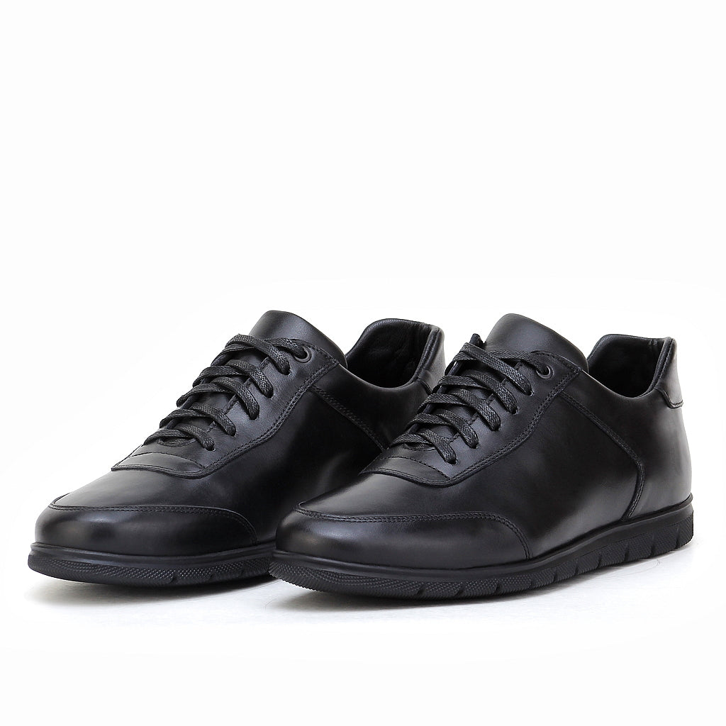 048 Chaussure Sneaker Homme en cuir noir