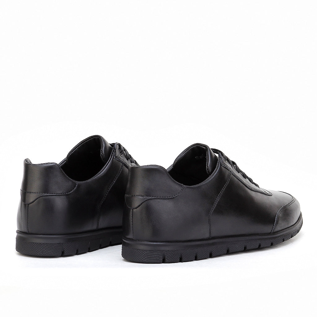 048 Chaussure Sneaker Homme en cuir noir