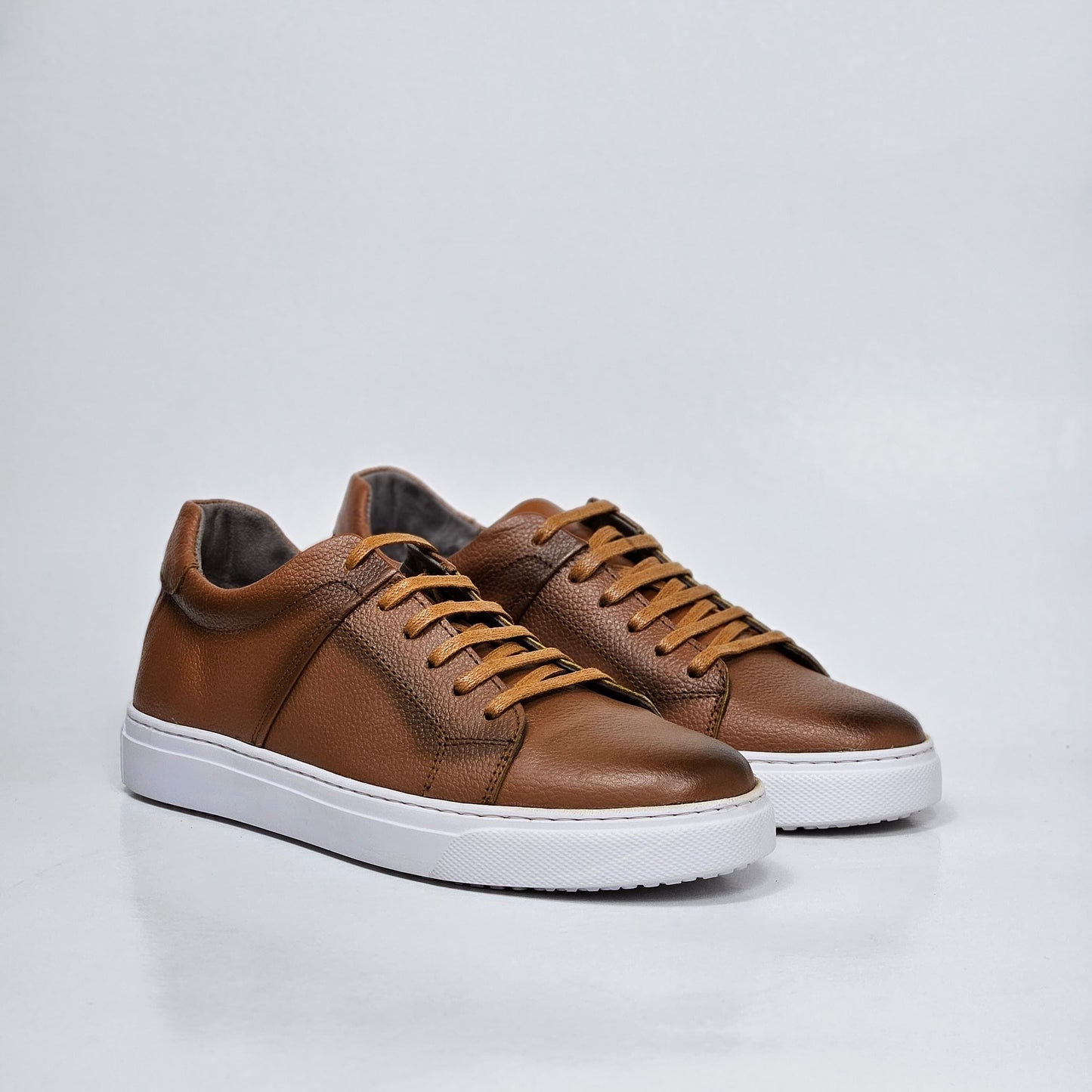 0223 Chaussure Sneaker Homme en cuir tabac
