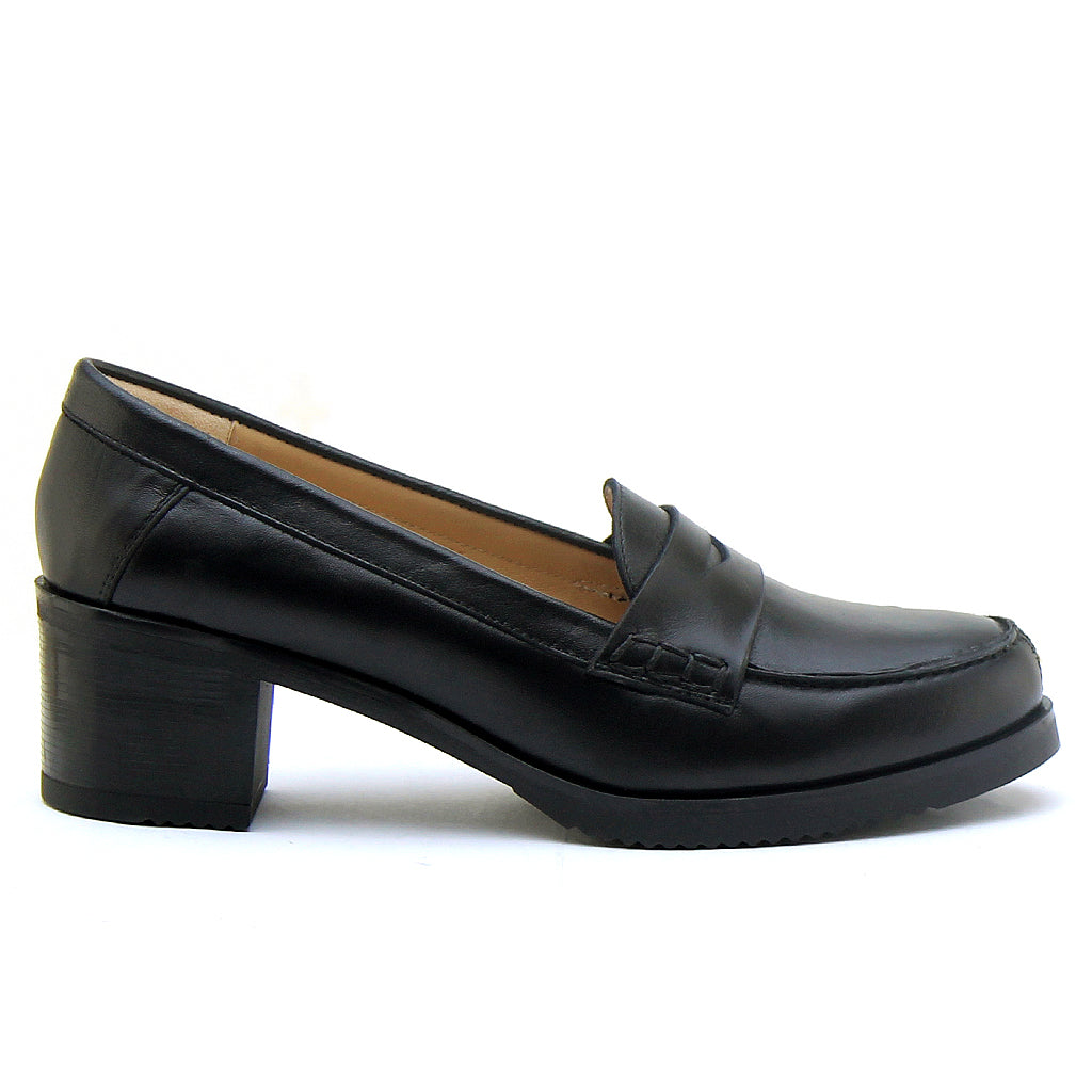 063 chaussure en cuir noir femme