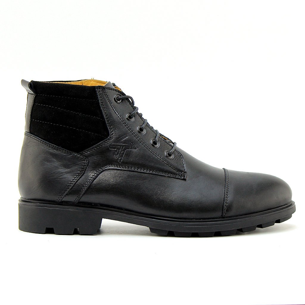 040 BOTTINE EN CUIR NOIR