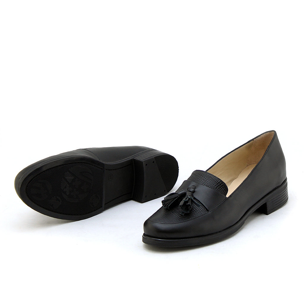 0546 chaussure femmes en cuir noir