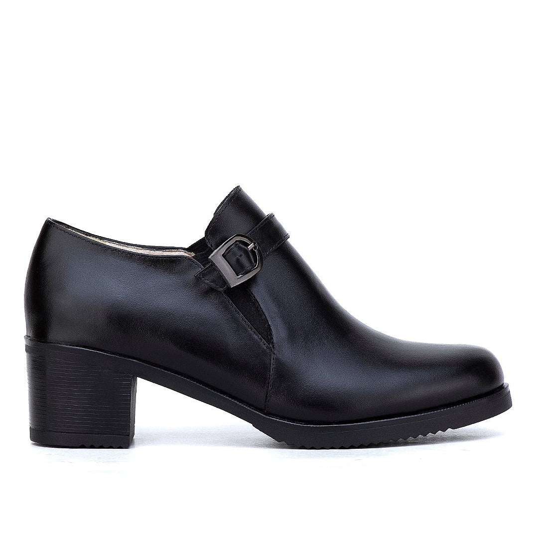 0161 CHAUSSURE EN CUIR FEMME