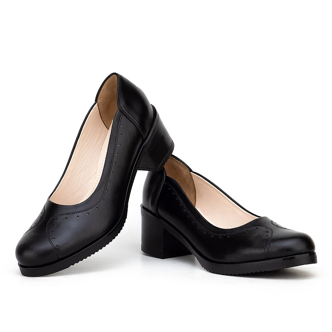 0124 CHAUSSURE EN CUIR NOIR FEMME