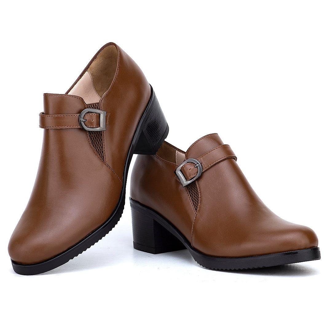 0161 CHAUSSURE EN CUIR FEMME