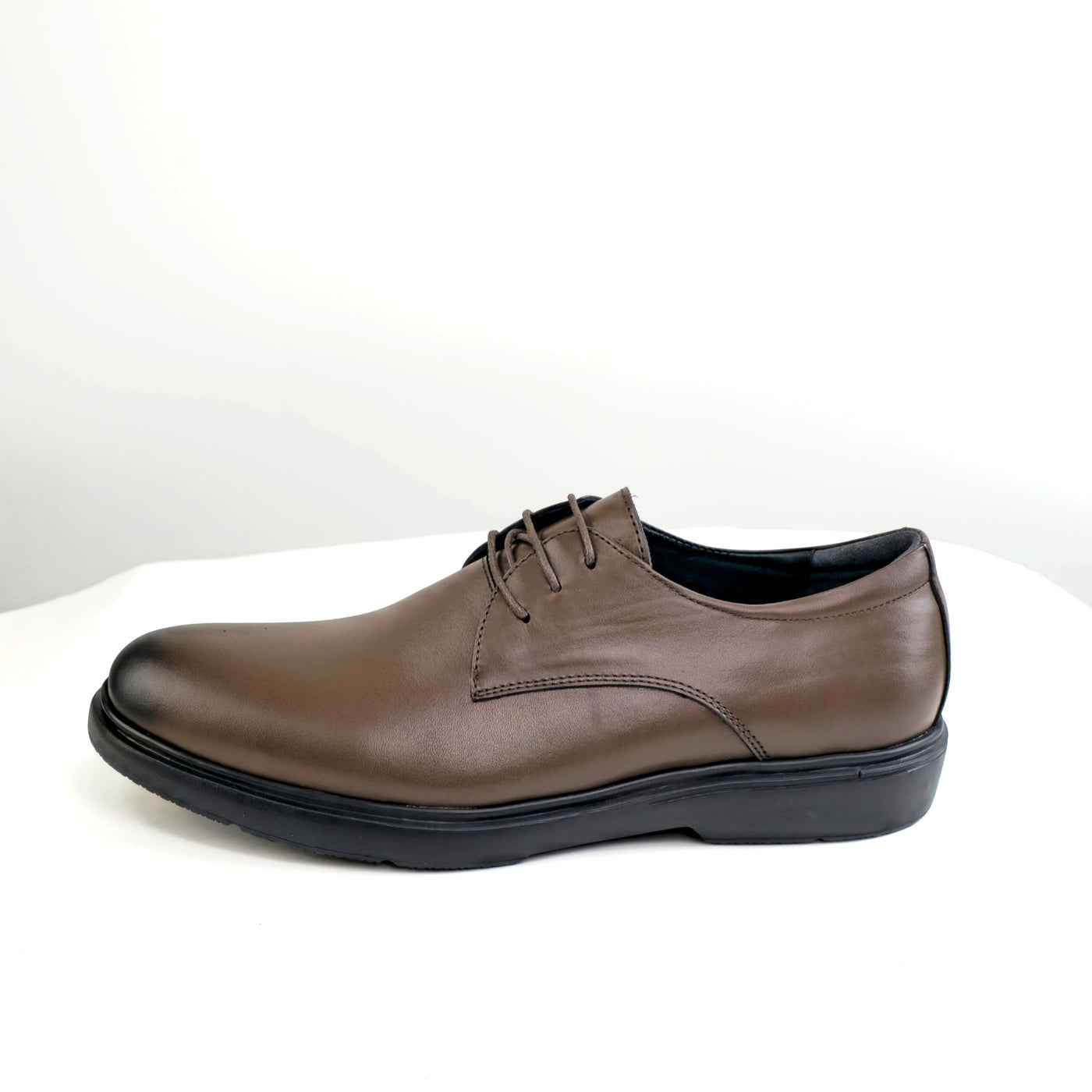 06 chaussure Richelieu confortable homme en cuir noir/marron