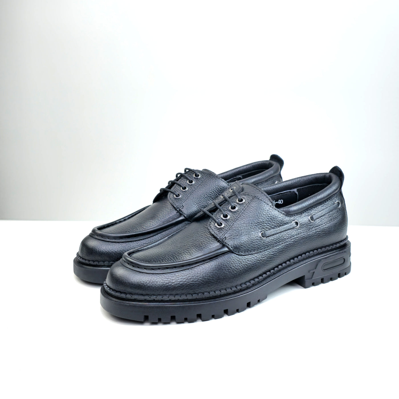 0556 chaussure Richelieu homme en cuir noir
