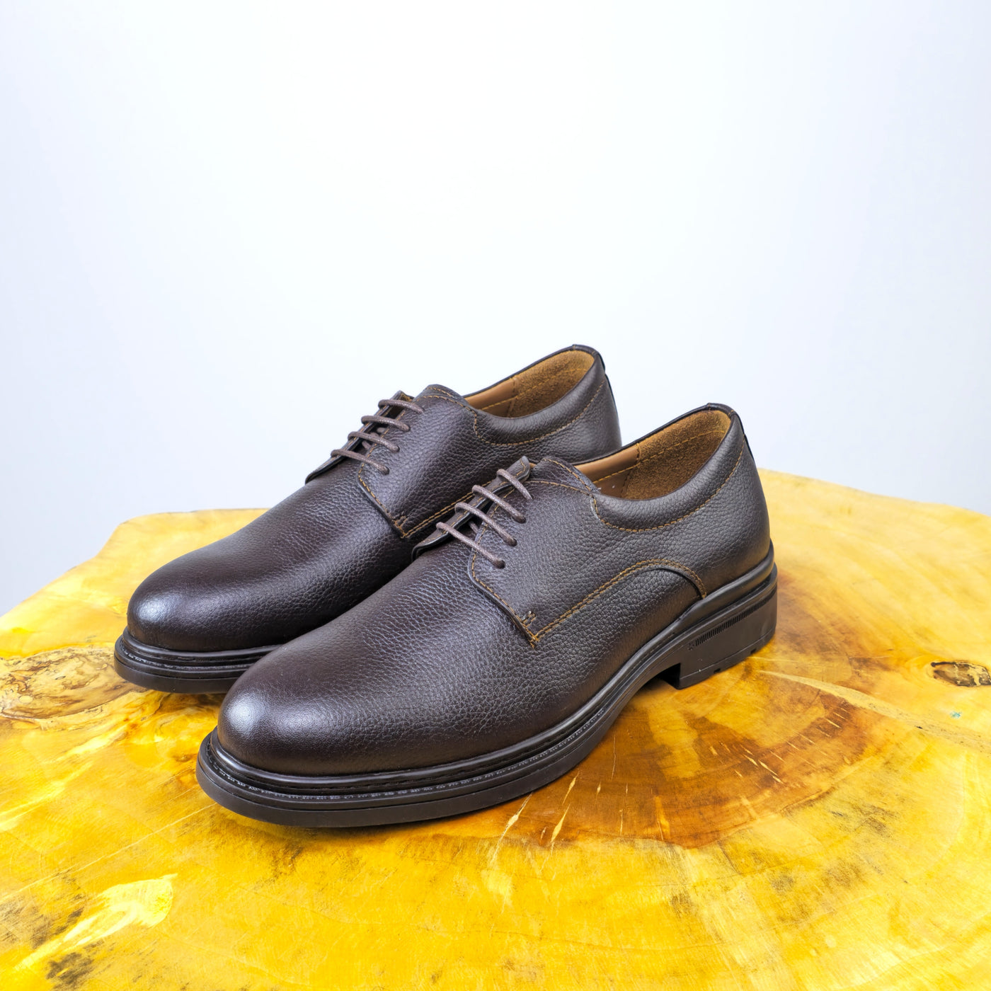 0557 chaussure Richelieu homme en cuir noir/marron