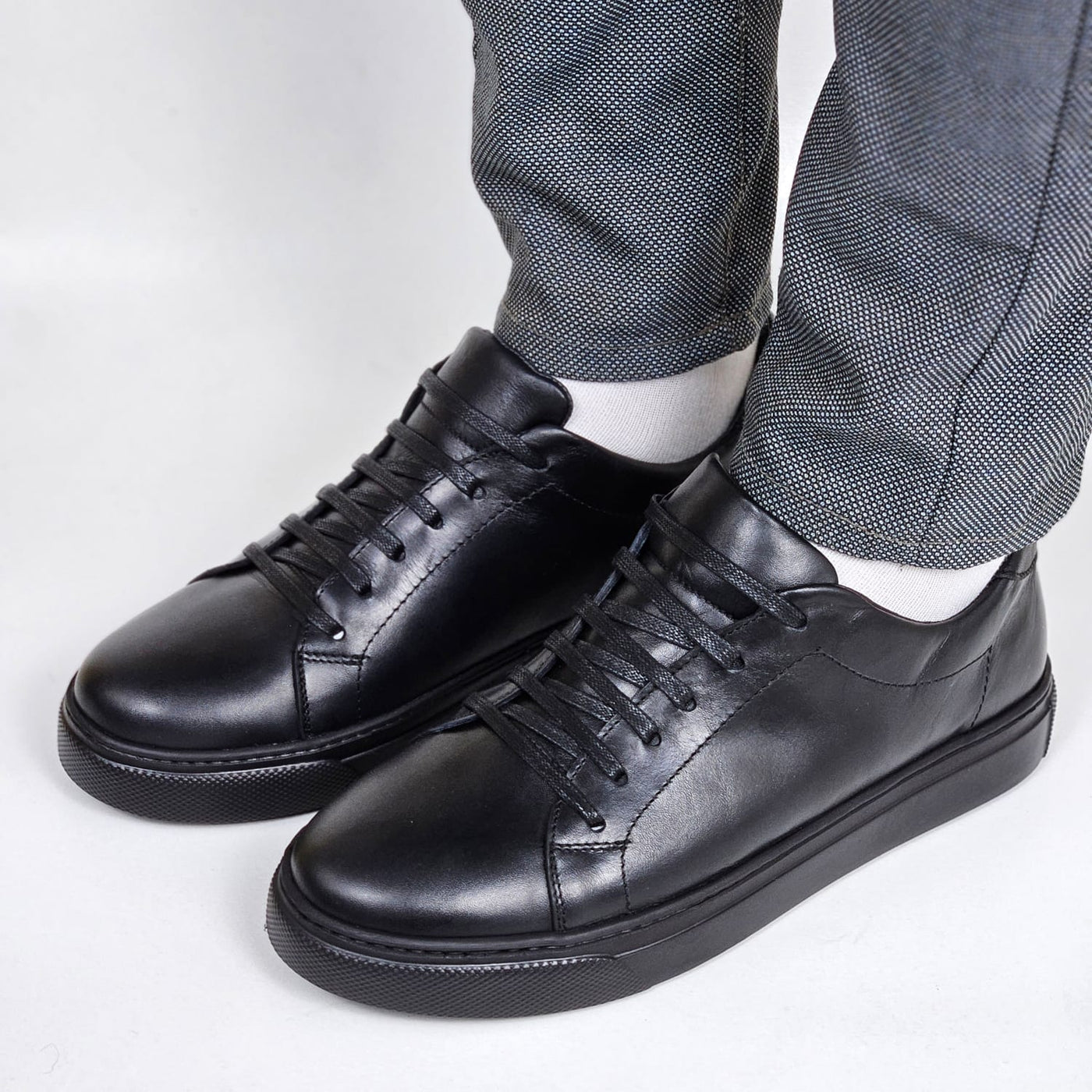 0233 Chaussure Sneaker Homme en cuir  noir/noir