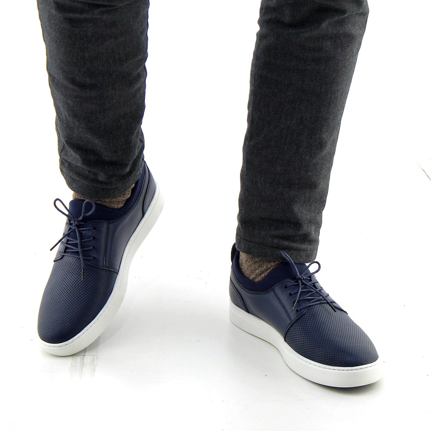 01 Chaussure Sneaker Homme en cuir bleu